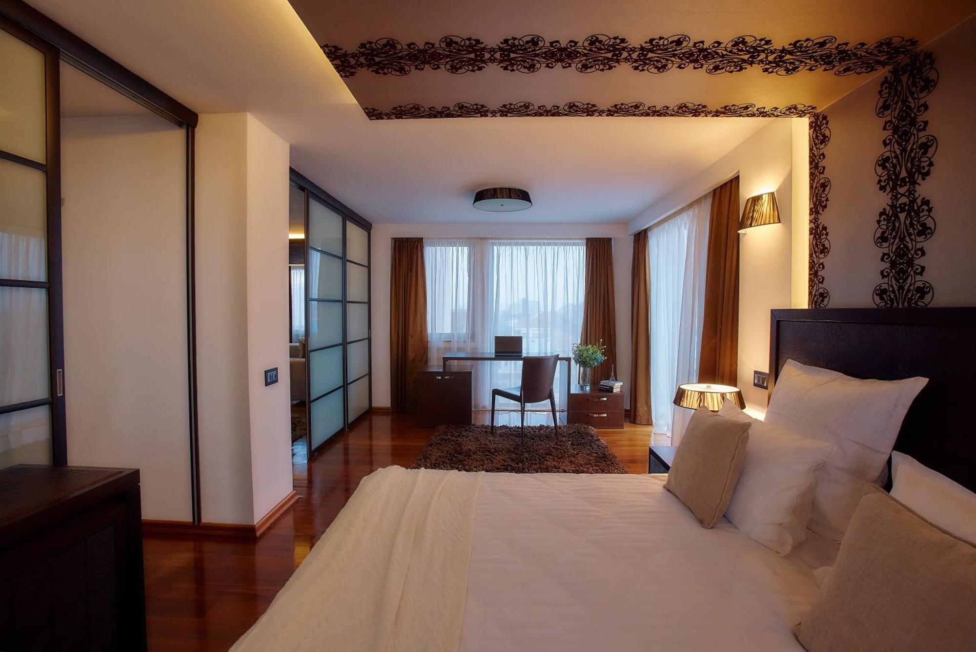 Uptown Residence Satu Mare Bagian luar foto